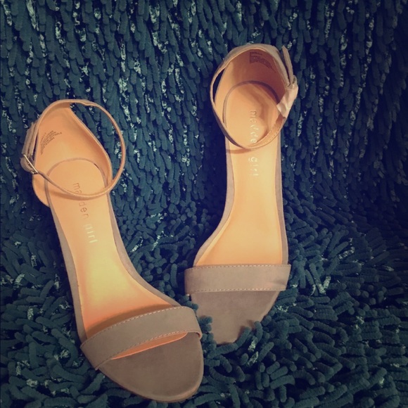 Women’s Dress Sandals - Picture 3 of 4